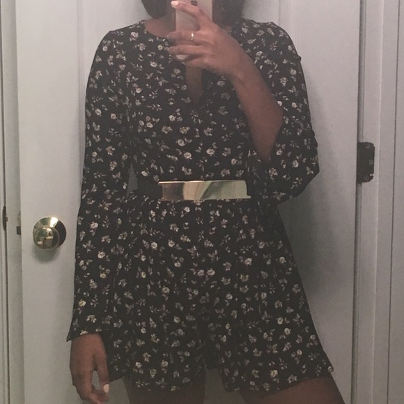 Floral romper with belt - Picture 2 of 5